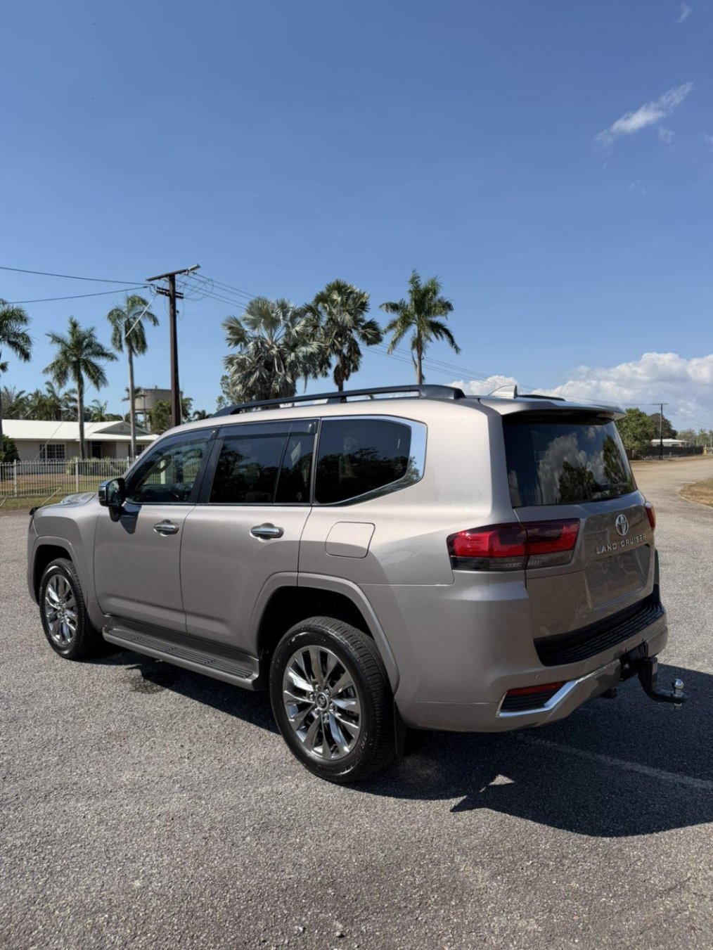 2025 Toyota Land Cruiser Sahara ZX photo 3
