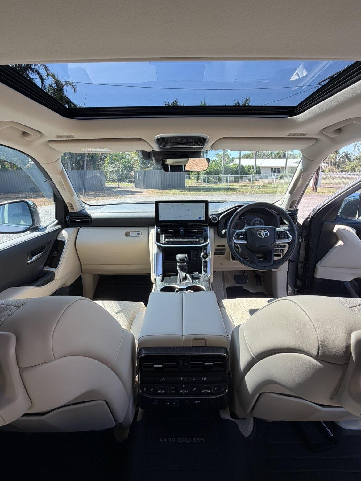 2025 Toyota Land Cruiser Sahara ZX photo 9